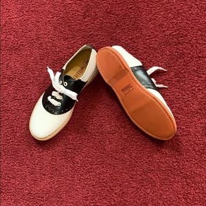 New! Black and white oxfords